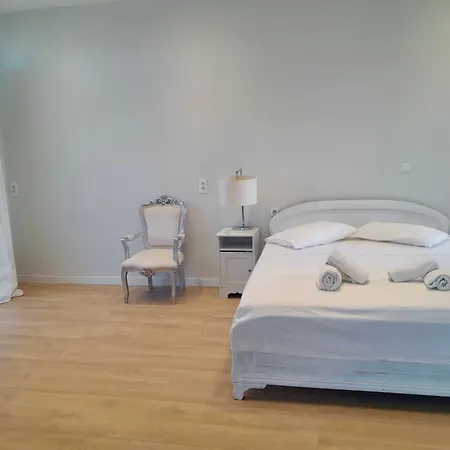 Solis Escapes Corfu - Garden Suite, Messonghi