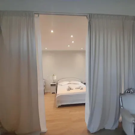 Apartment Solis Escapes Corfu - Garden Suite, Messonghi *