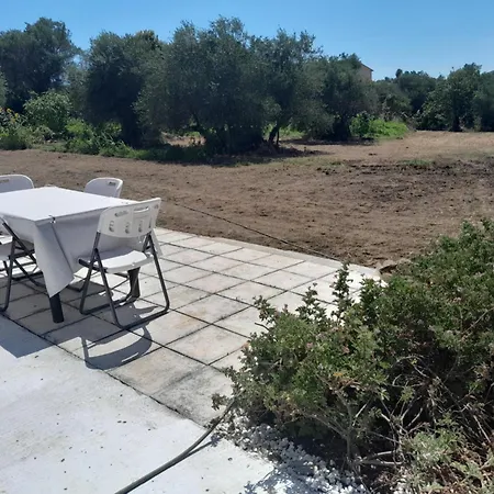 Solis Escapes Corfu - Garden Suite, Messonghi Apartament