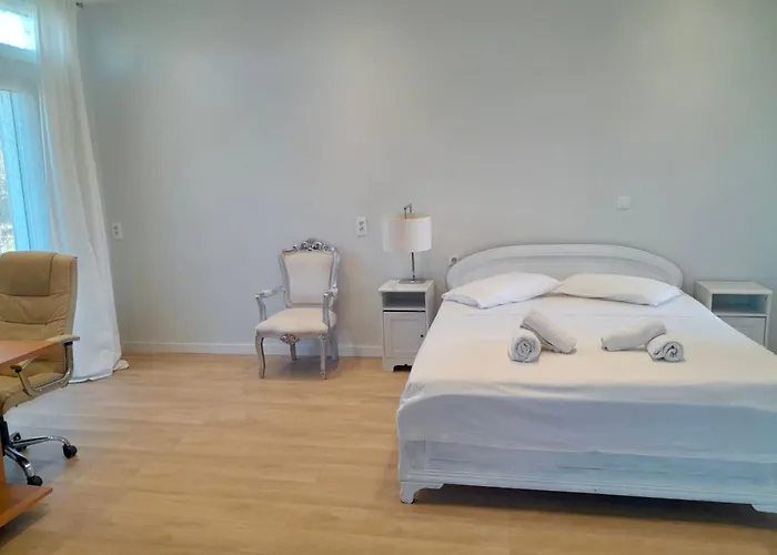 Solis Escapes Corfu - Garden Suite, Messonghi